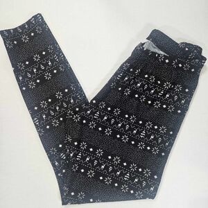 Christmas Leggings Womens‎ Medium Black White Celebrate Together Holiday Party